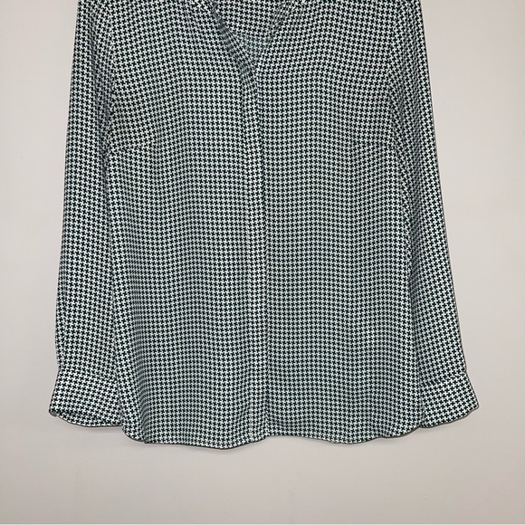 Talbots Blouse Women’s Size Medium‎ Petite Green White Houndstooth Button Flowy - Picture 4 of 8